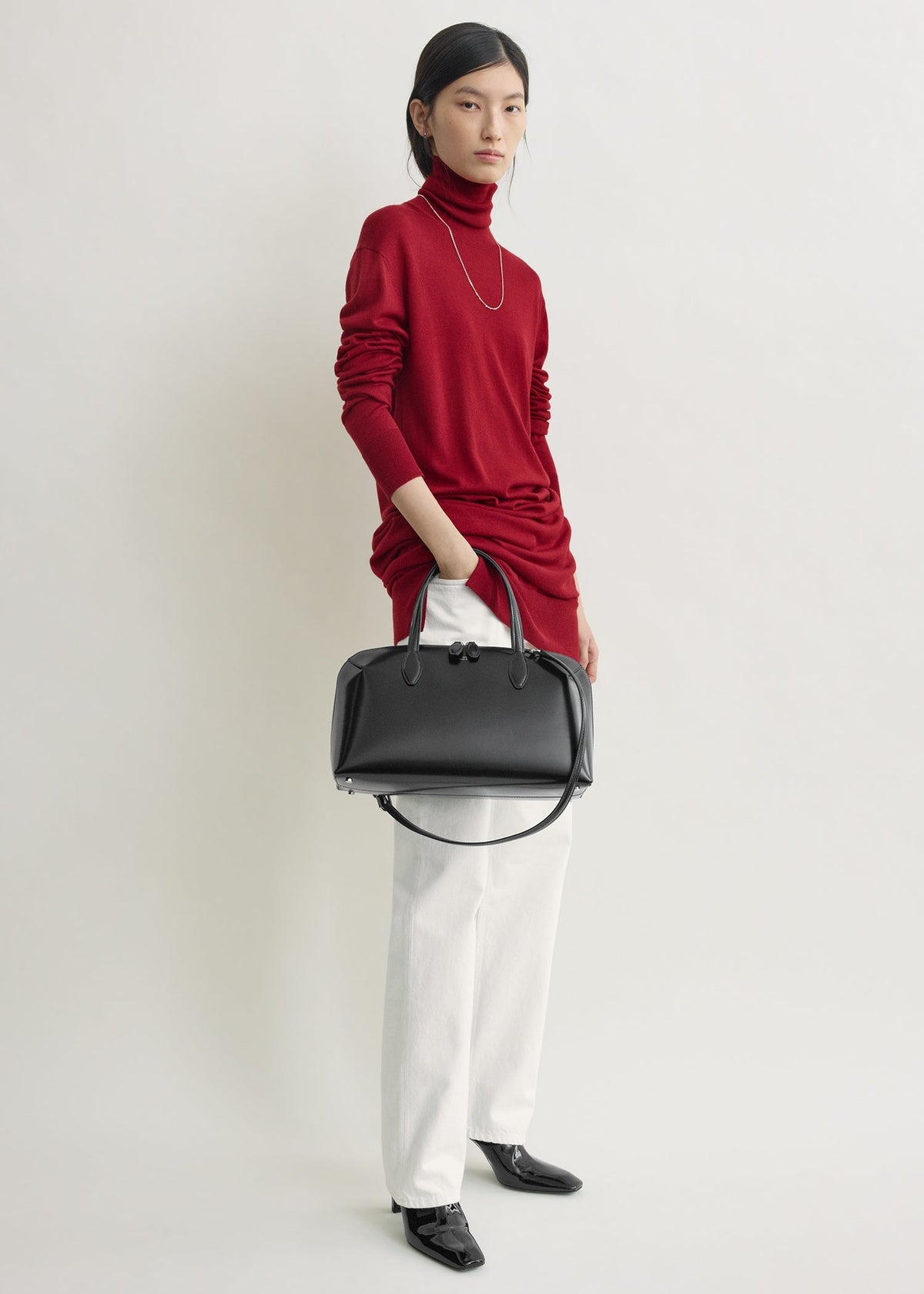Medium box-leather day tote black