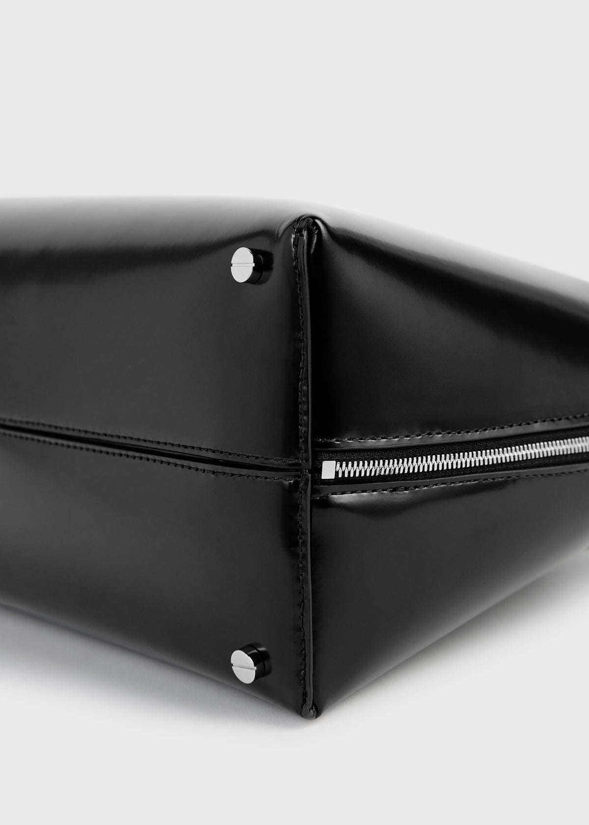 Medium box-leather day tote black